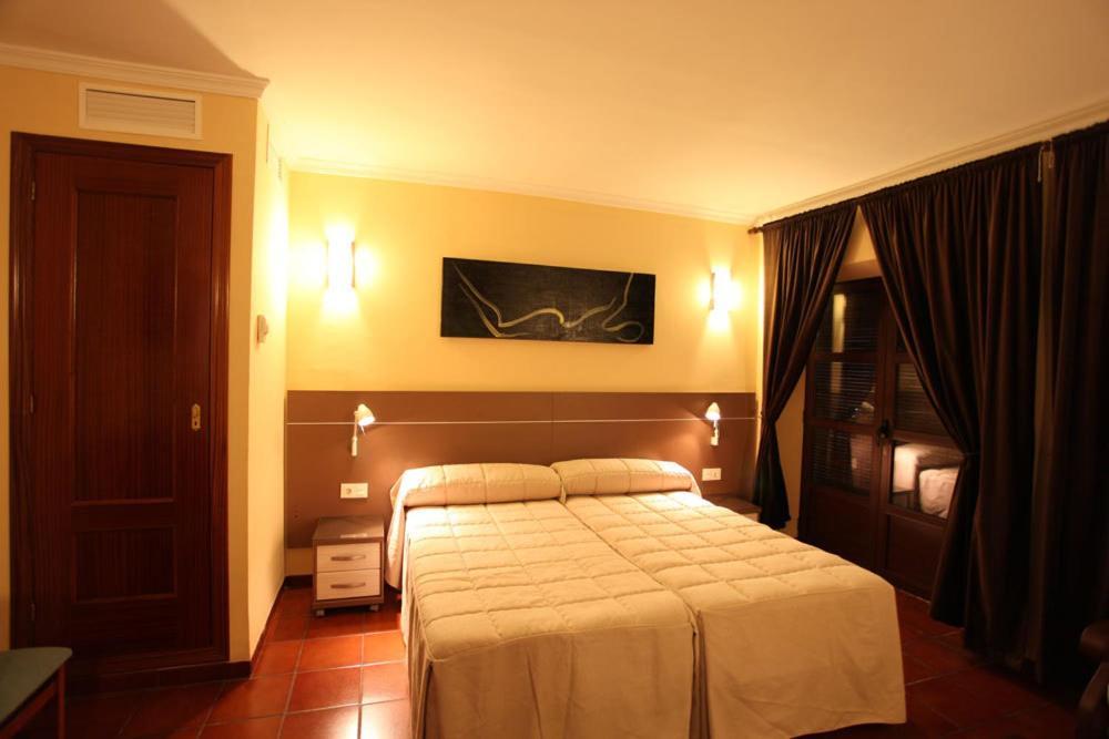 ירנה Hostal Zurbaran חדר תמונה