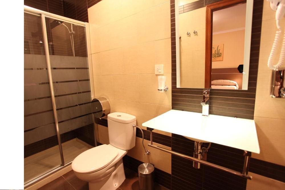 ירנה Hostal Zurbaran מראה חיצוני תמונה