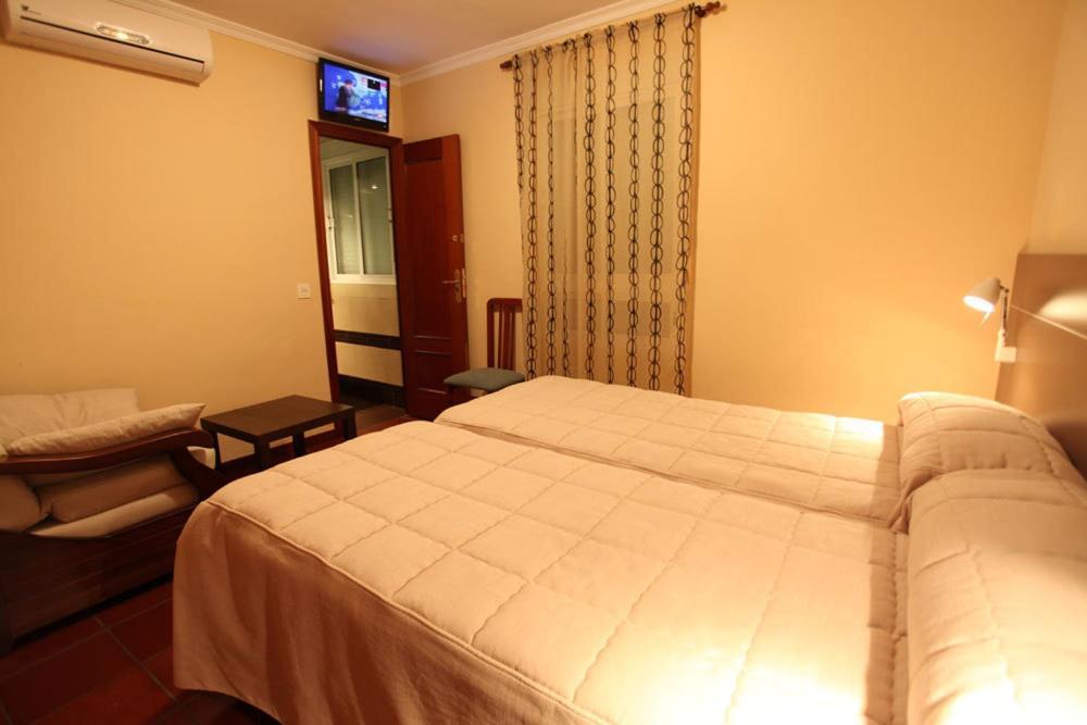 ירנה Hostal Zurbaran מראה חיצוני תמונה
