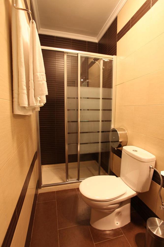 ירנה Hostal Zurbaran מראה חיצוני תמונה