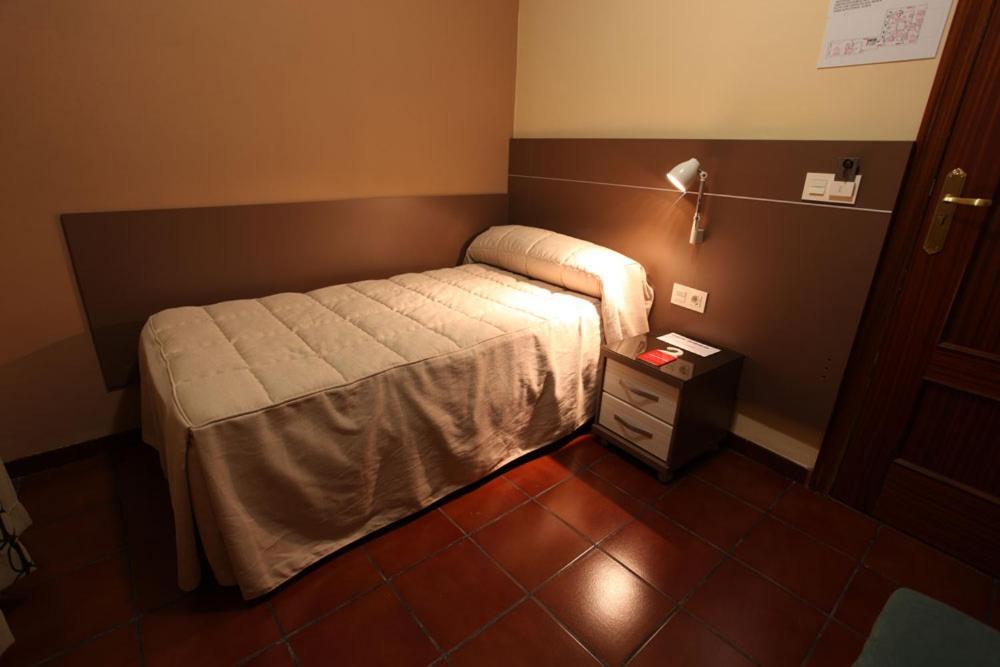 ירנה Hostal Zurbaran מראה חיצוני תמונה